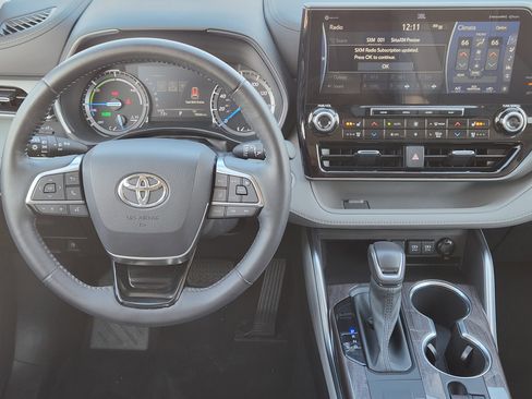 Used 2021 Toyota Highlander Limited image 27