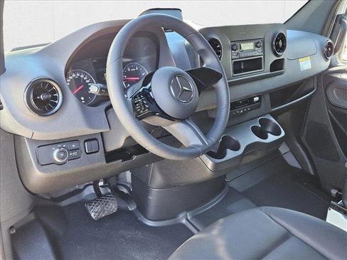 New 2025 Mercedes-Benz Sprinter 2500 image 9