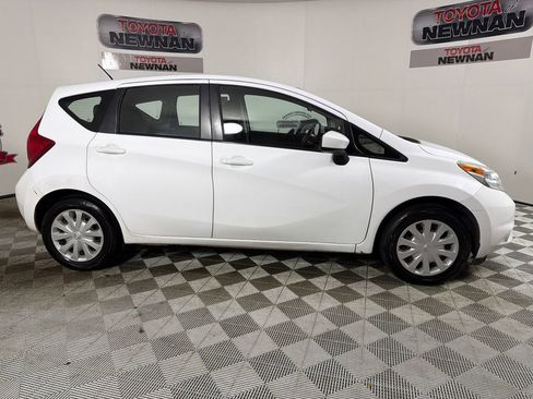 Used 2016 Nissan Versa Note SV FWD image 2