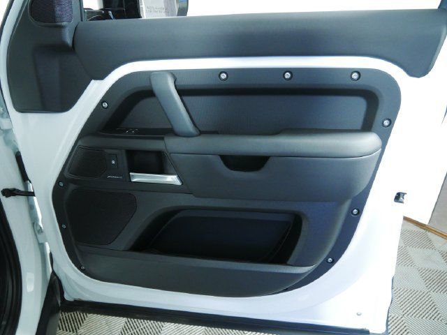 Used 2026 Land Rover Defender 110 S AWD/4WD image 11