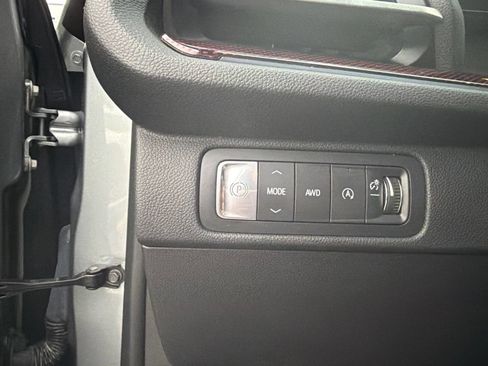 Used 2024 Chevrolet Traverse Z71 w/ Enhanced Driving Package AWD/4WD image 22