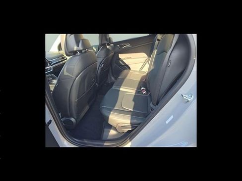 Used 2025 Kia Sportage SX image 12