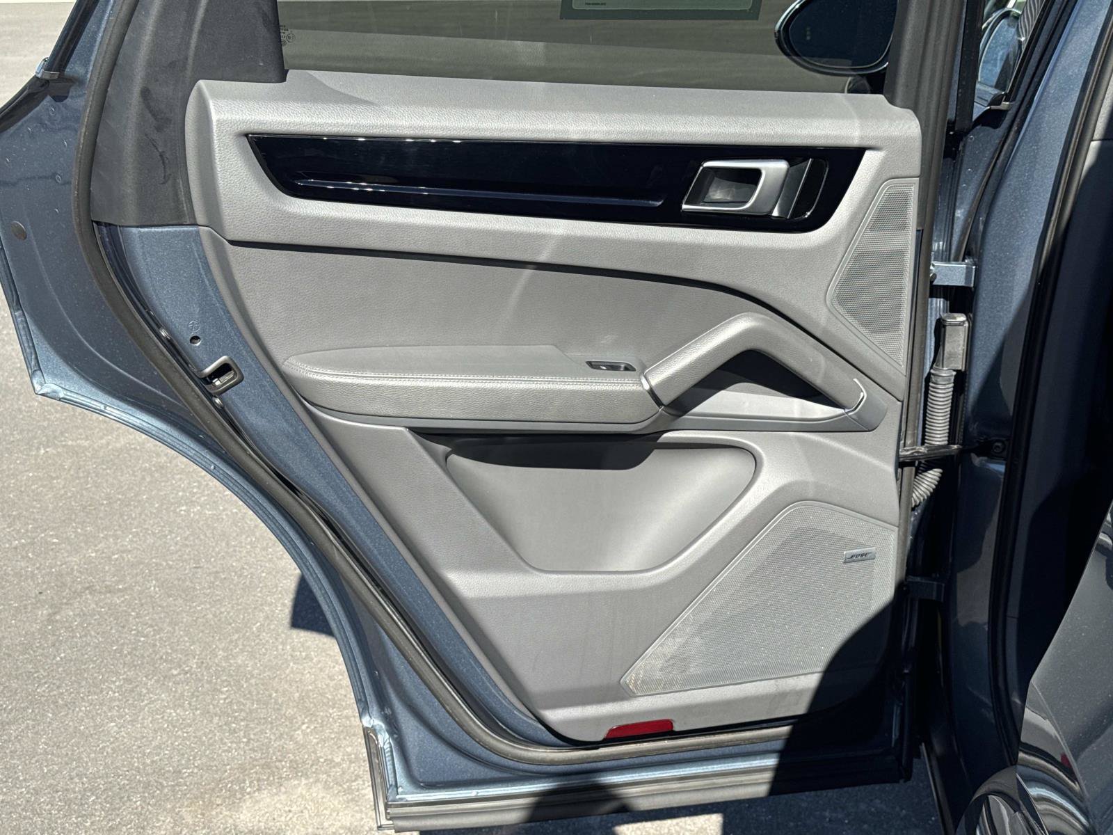 Used 2019 Porsche Cayenne AWD/4WD image 13