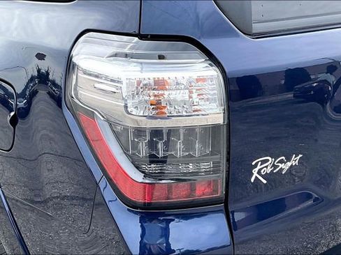 Used 2017 Toyota 4Runner SR5 Premium image 22