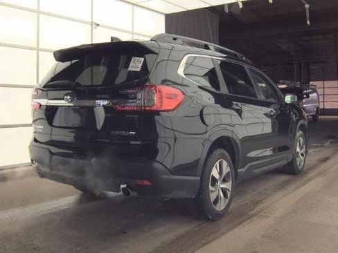 Used 2024 Subaru Ascent Premium w/ Convenience Package image 5