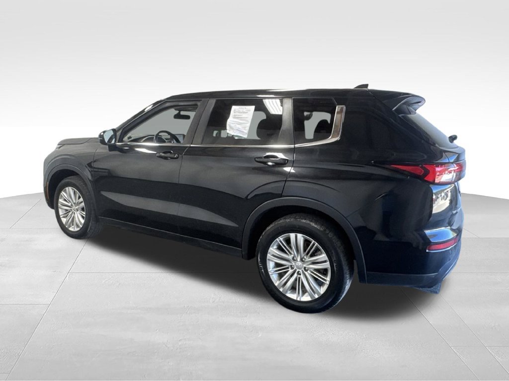 Used 2022 Mitsubishi Outlander ES AWD/4WD image 10
