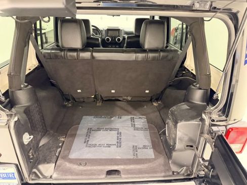 Used 2012 Jeep Wrangler Unlimited Sahara w/ Connectivity Group AWD/4WD image 34