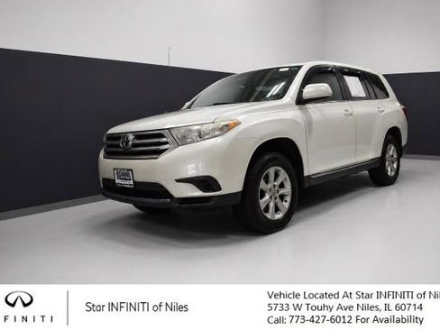 Used 2012 Toyota Highlander FWD w/ Cold Weather Pkg image 1