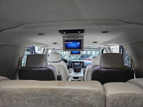 Used 2015 Cadillac Escalade ESV Luxury AWD/4WD image 14