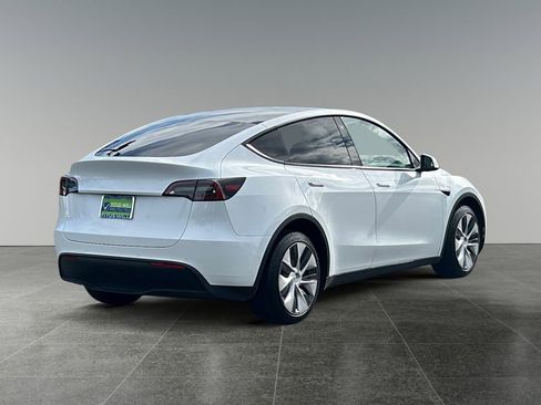 Used 2021 Tesla Model Y Long Range image 7