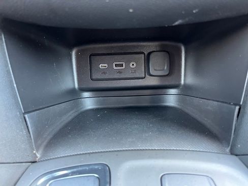 Used 2023 Chevrolet Equinox RS image 36