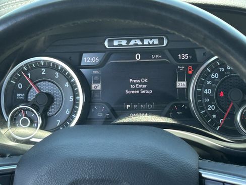 Used 2024 RAM 1500 Laramie AWD/4WD image 28