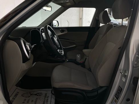 Used 2021 Kia Soul LX FWD image 10