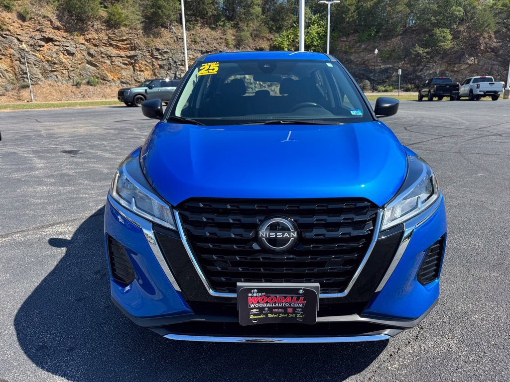 Certified 2025 Nissan Kicks Play S FWD image 2