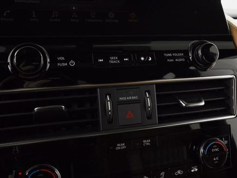 Used 2024 INFINITI QX80 Sensory image 27