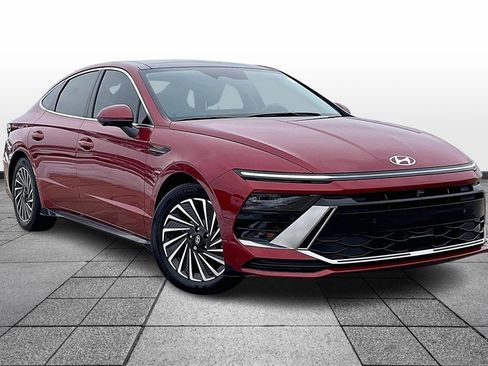 Used 2025 Hyundai Sonata Limited image 2
