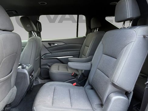 Used 2024 Chevrolet Traverse LT FWD image 5