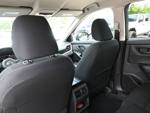 Used 2024 Nissan Rogue S AWD/4WD image 24
