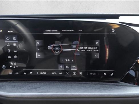 Certified 2025 Audi Q5 Premium Plus image 19