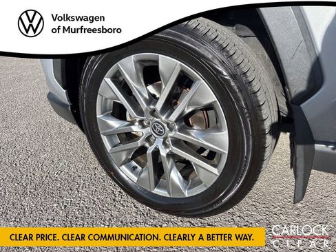 Used 2023 Toyota RAV4 XLE Premium image 7