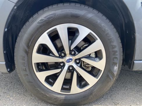 Used 2023 Subaru Outback Premium AWD/4WD image 10