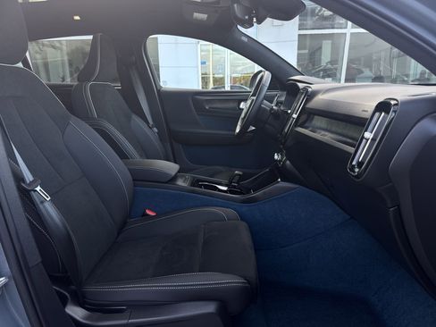 Used 2023 Volvo C40 P8 Recharge Ultimate image 29