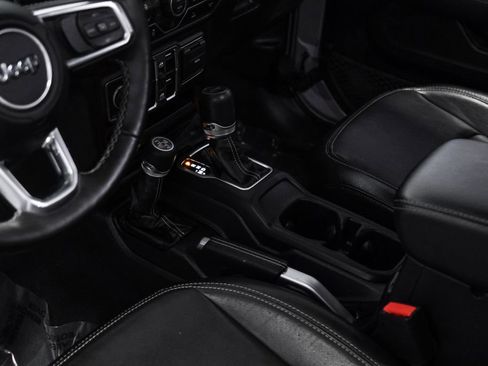 Used 2022 Jeep Wrangler Unlimited Sahara w/ Cold Weather Group AWD/4WD image 29