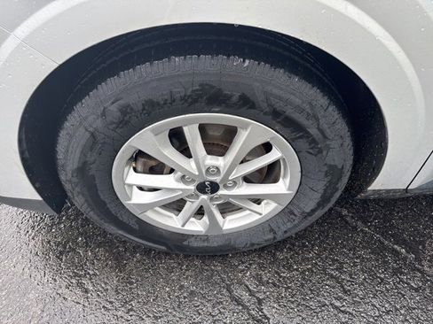 Certified 2022 Kia Carnival LX image 4