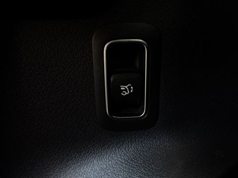Used 2025 Mercedes-Benz GLB 250 image 27