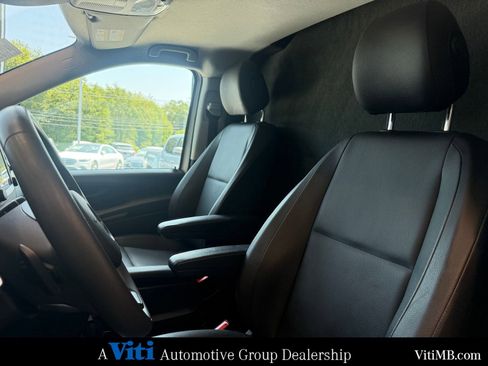 Used 2023 Mercedes-Benz Metris image 17