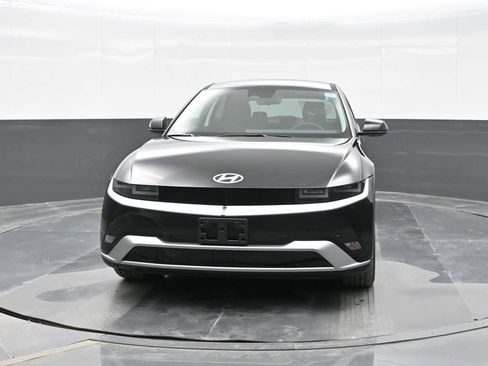 New 2025 Hyundai Ioniq 5 SE image 3