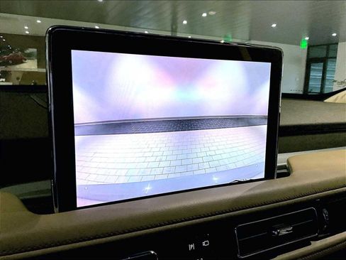 Used 2023 Lincoln Aviator AWD w/ Premium Package image 28