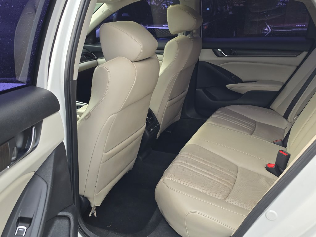 Used 2021 Honda Accord EX-L image 10