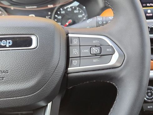 Used 2024 Jeep Compass Limited image 30