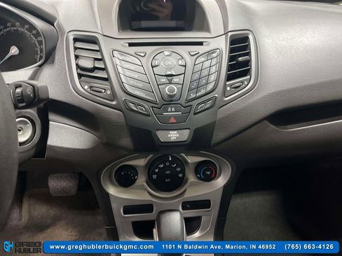 Used 2015 Ford Fiesta SE image 16