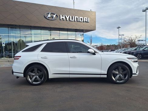 Used 2025 Genesis GV70 2.5T Sport Prestige w/ Sport Prestige Package image 2