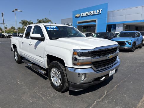 Used 2018 Chevrolet Silverado 1500 LT w/ All Star Edition AWD/4WD image 2