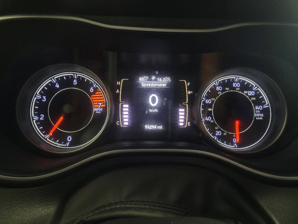 Used 2019 Jeep Cherokee Latitude w/ Popular Appearance Group FWD image 23