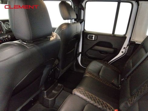 Used 2022 Jeep Wrangler Unlimited Sahara image 35