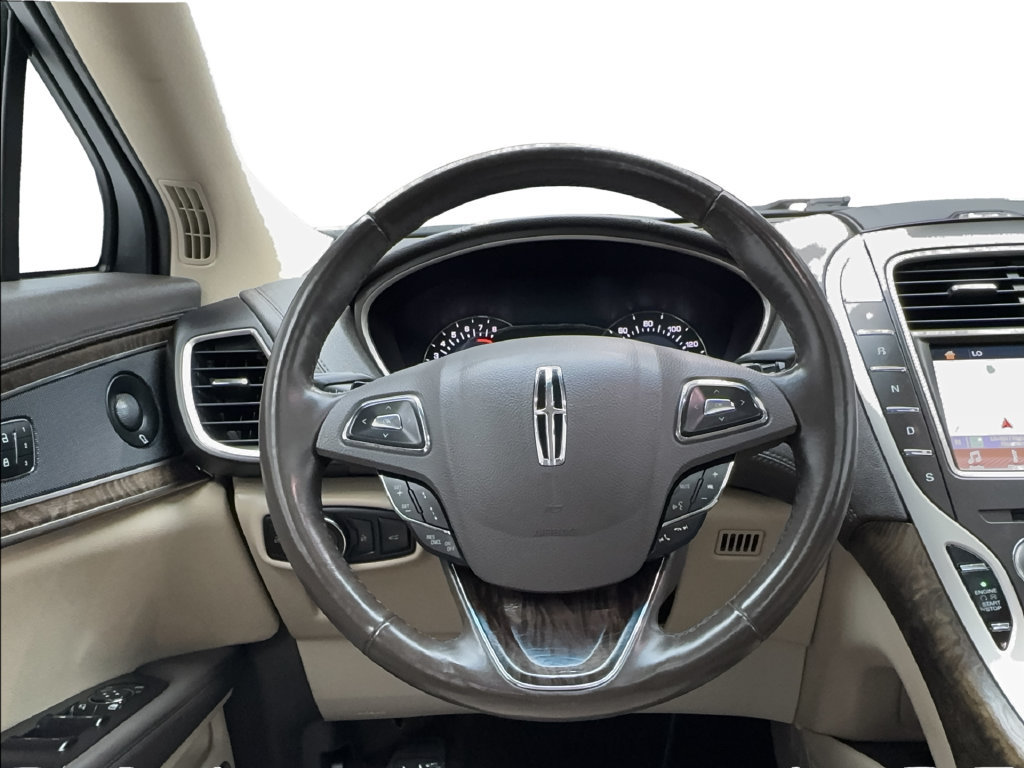 Used 2017 Lincoln MKX Reserve w/ Driver Assistance Package FWD image 40