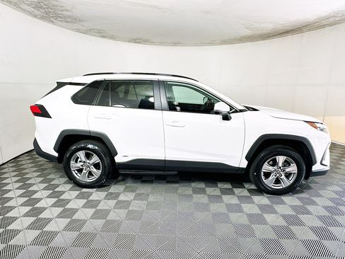 Used 2024 Toyota RAV4 XLE AWD/4WD image 2