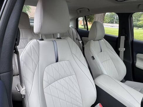 New 2026 Nissan Sentra SL w/ Floor Mat Package FWD image 17