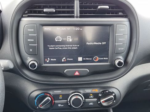 Used 2025 Kia Soul LX w/ LX Technology Package FWD image 16