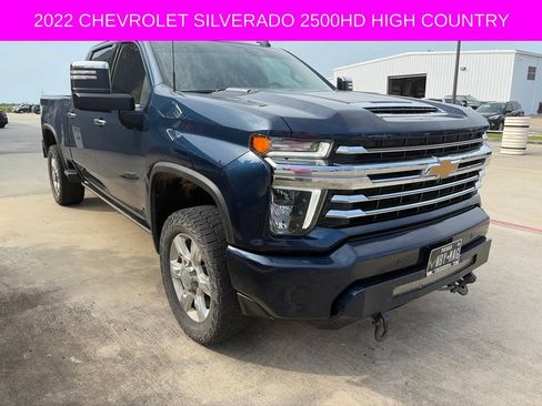 Used 2022 Chevrolet Silverado 2500 High Country w/ Technology Package AWD/4WD image 2