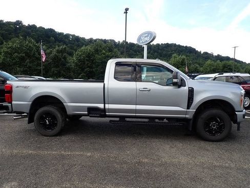 Used 2023 Ford F250 XLT w/ XLT Premium Package AWD/4WD image 7