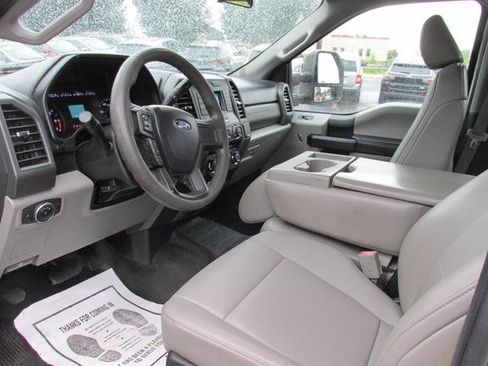 Used 2018 Ford F250 XL w/ Power Equipment Group AWD/4WD image 8