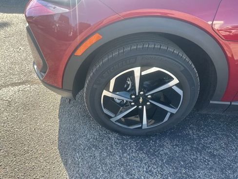 New 2026 Chevrolet Equinox EV LT image 10