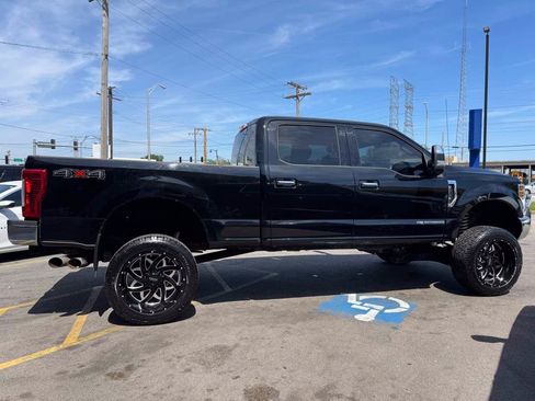 Used 2018 Ford F250 XLT w/ XLT Premium Package AWD/4WD image 5
