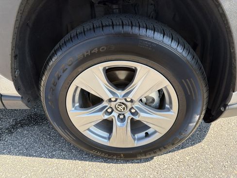 Certified 2025 Toyota RAV4 XLE FWD image 23
