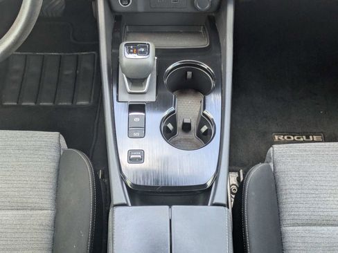 Used 2023 Nissan Rogue SV FWD image 6